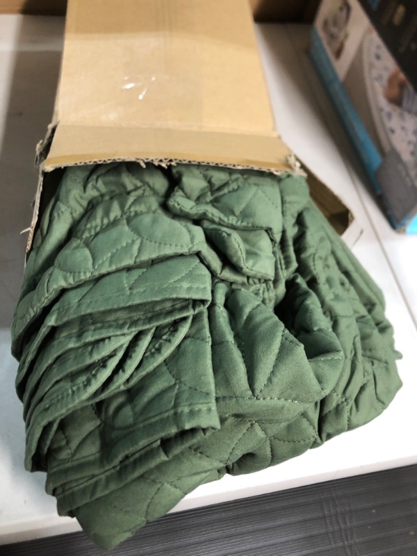 Photo 2 of  USED Hygge Hush Summer Quilt Olive Green-leaves King