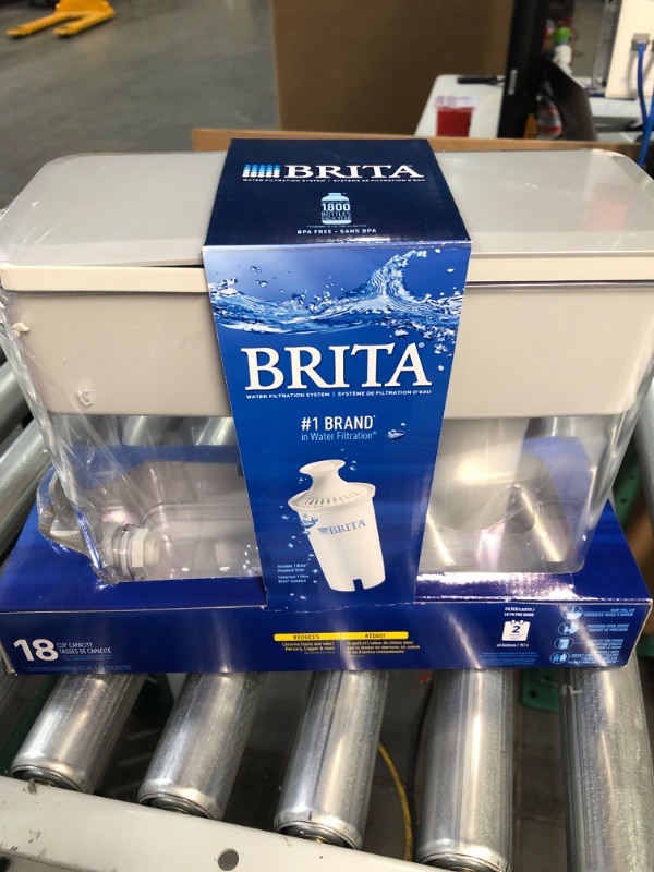 Photo 3 of * DAMAGED * Brita Extra Large 18-Cup UltraMax Filtered Water Dispenser with Filter - Gray