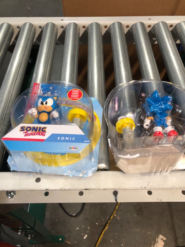 Photo 3 of * OPENED PACKAGING * Sonic the Hedgehog Classic Sonic with Yellow Spring Action Figure QTY 2 