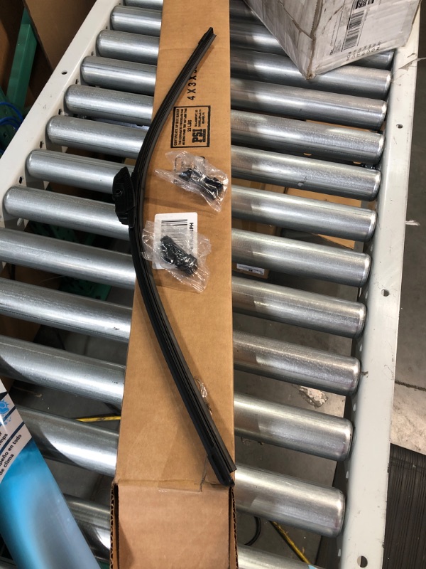 Photo 1 of BOSCH Clear Advantage 26CA Beam Wiper Blade - 26"  