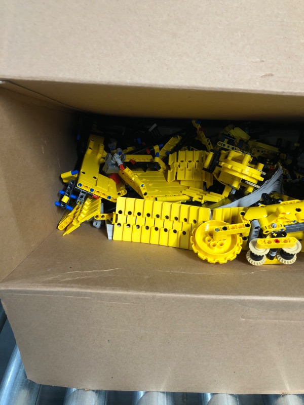 Photo 2 of * USED * LEGO Technic App-Controlled Cat D11 Bulldozer 42131 Building Set for Adults (3,854 Pieces) Frustration-Free Packaging