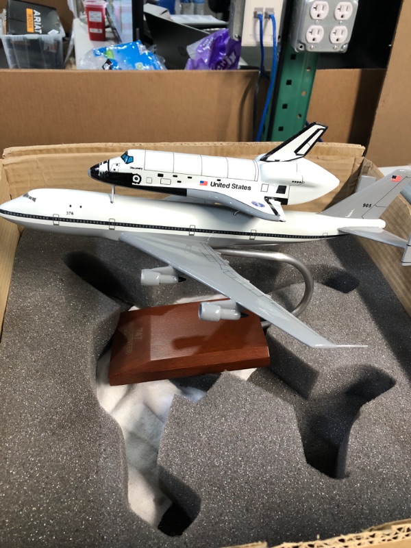 Photo 2 of Mastercraft Collection, LLC Mastercraft Collection Boeing NASA Orbiter B747 with Shuttle Model Scale:1/200