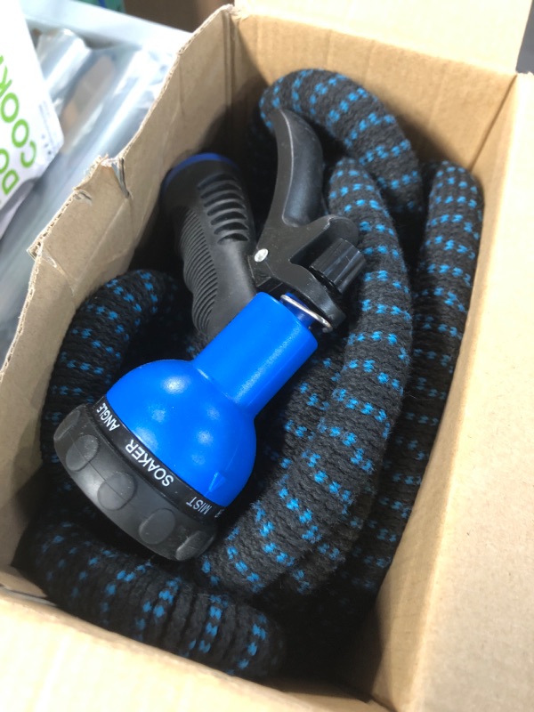 Photo 2 of (READ NOTES) Flexi Hose with 8 Function Nozzle Expandable Garden Hose, Lightweight & No-Kink Flexible 75 FT Blue & Black (READ NOTES) 