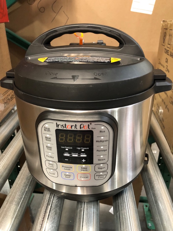 Photo 2 of [DAMAGE] Instant Pot 6qt Duo Pressure Cooker