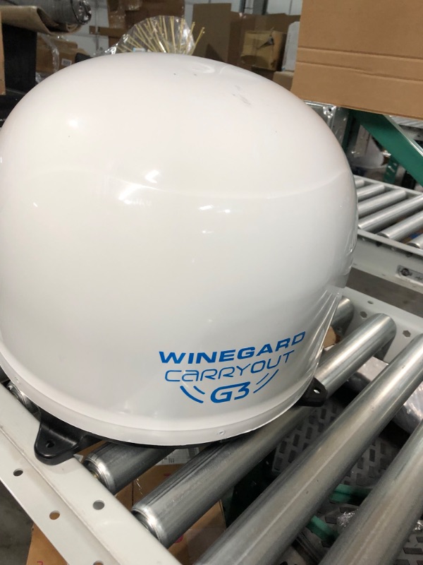 Photo 2 of Winegard GM-9000 Carryout G3 Portable Automatic Satellite Antenna 