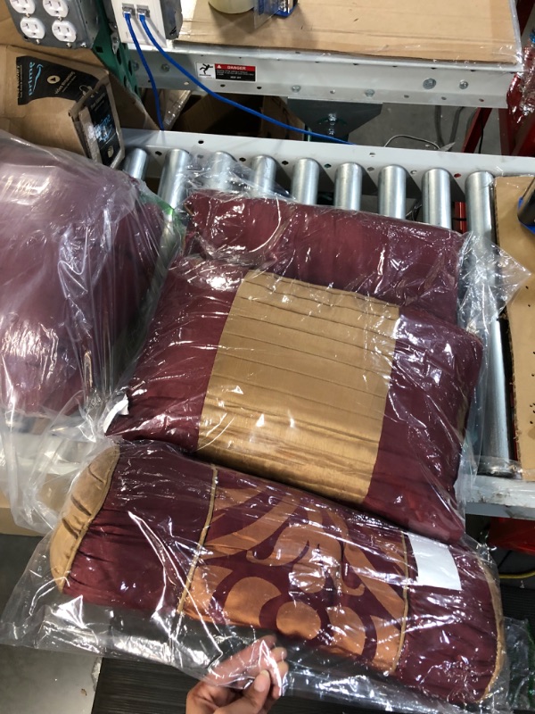 Photo 1 of **USED/ SEE NOTES/MISSIN SHEETS AND PILLOW CASES** Chezmoi Collection Jacquard Floral Comforter Set  (King, Maroon)