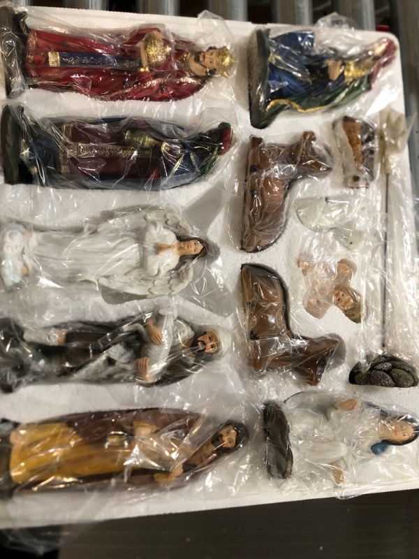 Photo 2 of *NEW* TOETOL Nativity Sets for Christmas Indoor Set of 13 Pieces 7.9 Inch 