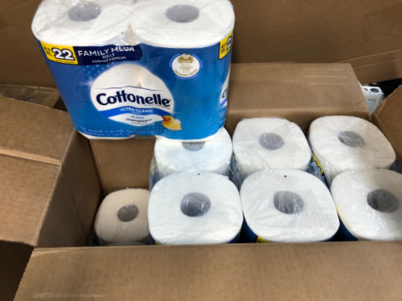 Photo 2 of Cottonelle Ultra Clean Toilet Paper (8 Packs of 4 Rolls) 