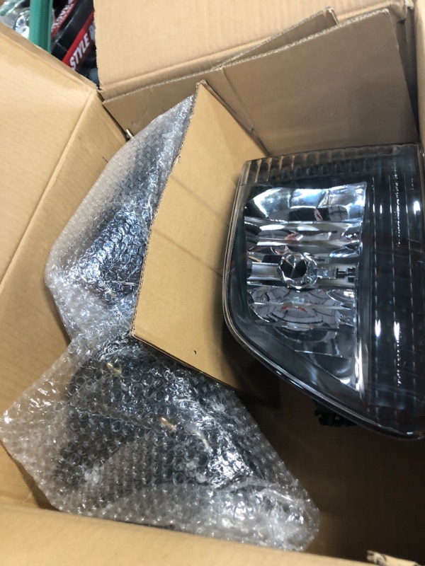 Photo 2 of **MISSING LEFT TURN SIGNAL/USED** AUTOSAVER88 Headlight Assembly Compatible with 97-03 Ford F-150/97-02 Ford Expedition Pickup Headlamp