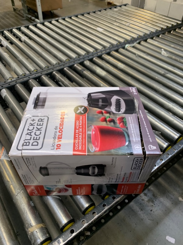 Photo 2 of Black&Decker 10 Speed Blender with Plastic Jar, Black --- Box Packaging Damaged, Item is New, Item is Missing Some Parts
