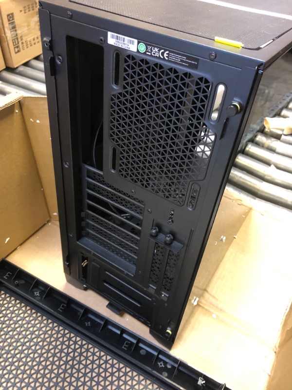 Photo 1 of CORSAIR 4000D AIRFLOW TMP GLSS----------front panel does not connect---------lightly used 