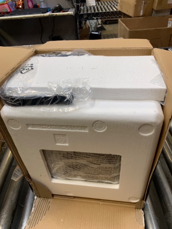 Photo 3 of Igloo 26 Lb Self Cleaning Ice Maker with Carrying Handle --- Box Packaging Damaged, Item is New
