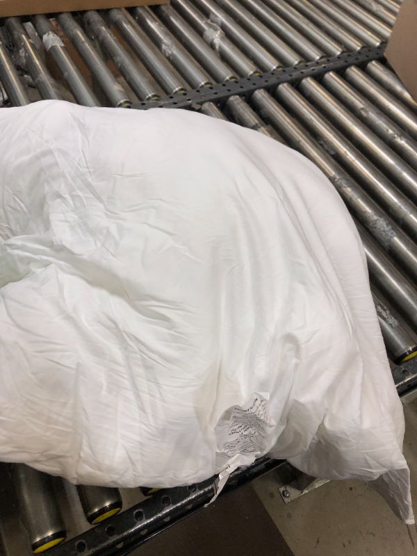 Photo 1 of 28"X28" 2 pcs white decor pillows 