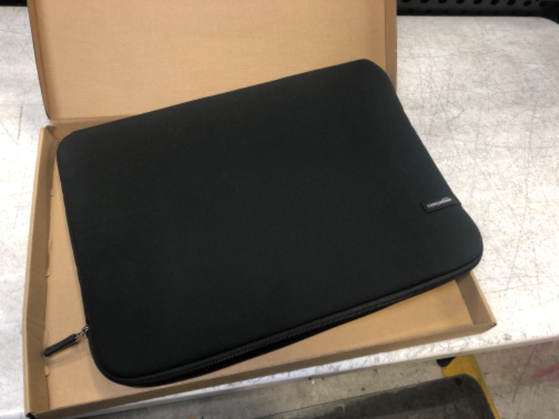 Photo 2 of 17.3-Inch Laptop Sleeve, Basic Black
