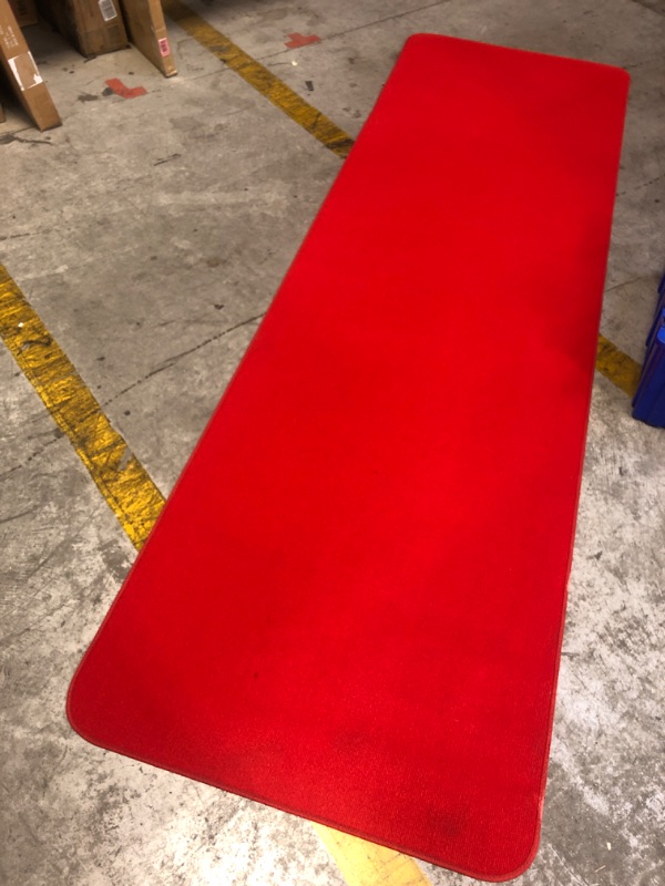 Photo 1 of 10FT X 3FT RED AREA RUNNER