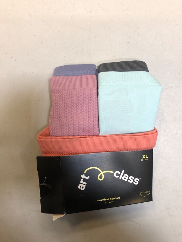 Photo 1 of Girls' 5pk Cable Knit Seamless Hipster - Art Class™
XL 14/16