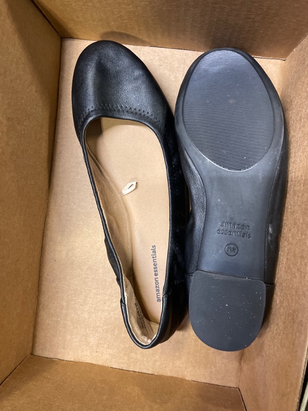 Photo 1 of AMAZONESSENTIALS SIZE 9.5WIDE  WOMENS BLACK FLATS