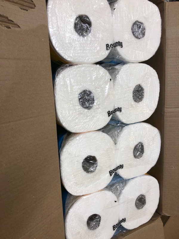 Photo 2 of Bounty Select-A-Size Paper Towels, White, 8 Double Plus Rolls = 20 Regular Rolls 8 Count (Pack of 1)