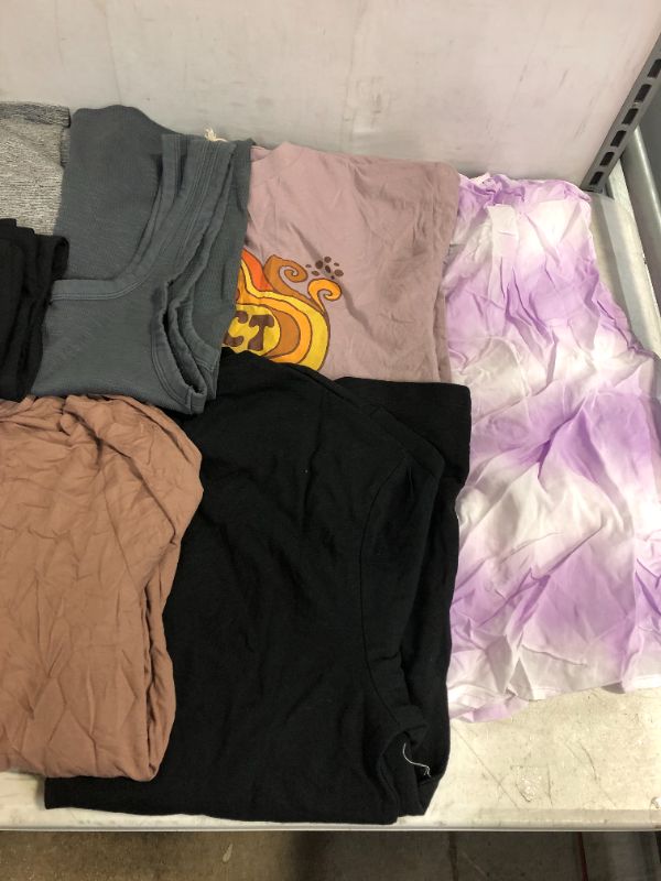 Photo 4 of 11  PC CLOTHING LOT -- SIZE VARY FROM M - XL -- TOPS/SHIRTS 