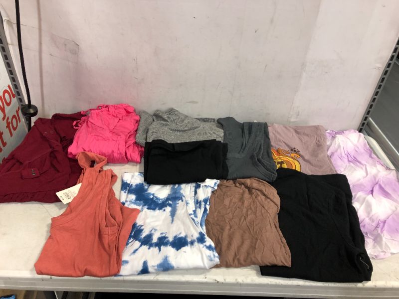 Photo 1 of 11  PC CLOTHING LOT -- SIZE VARY FROM M - XL -- TOPS/SHIRTS 