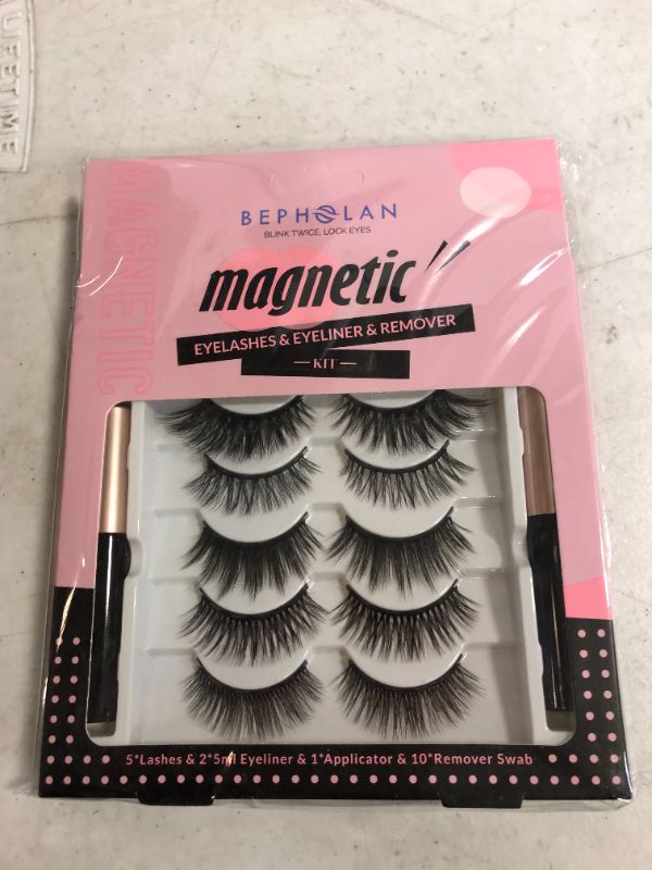 Photo 2 of BEPHOLAN Magnetic Eyeliner Lashes Kit (004)
