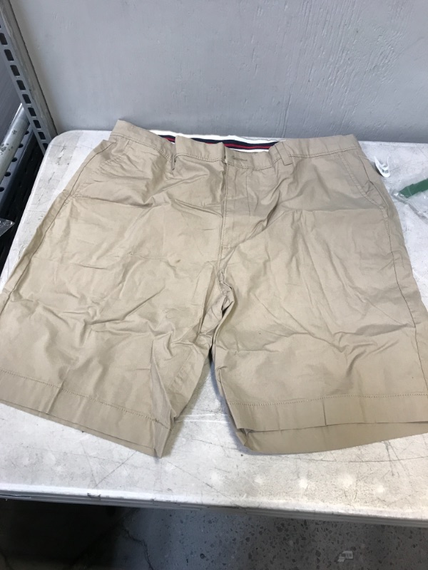 Photo 2 of Amazon Essentials Men's Regular-Fit 9" Lightweight Stretch Short 30 Khaki Brown