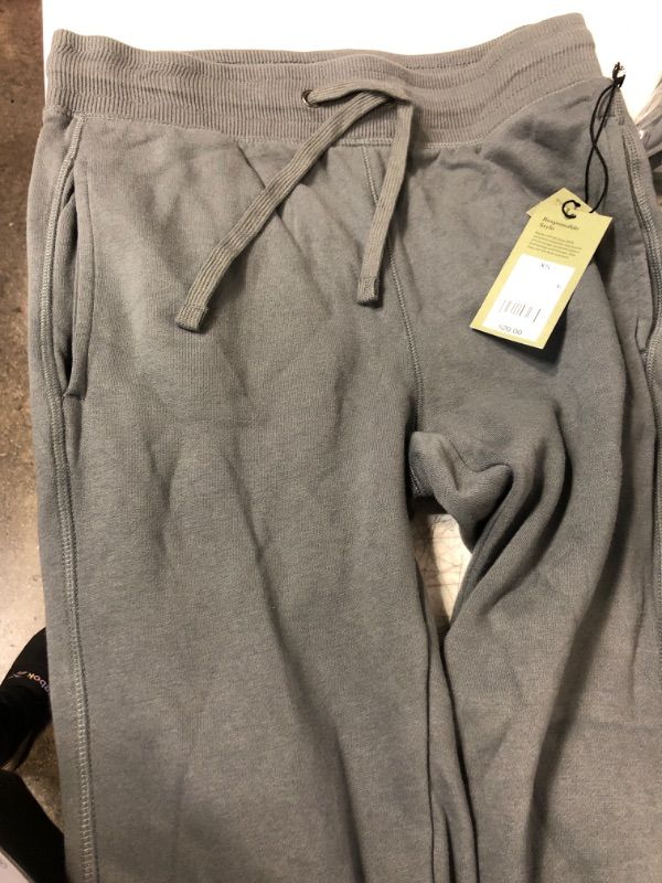 Photo 1 of Men's Tapered Fleece Pants - Goodfellow & Co Sz XS