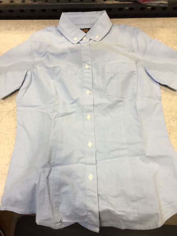 Photo 1 of Lee Uniforms Boy's Short-Sleeve Oxford Shirt- SIZE M 
