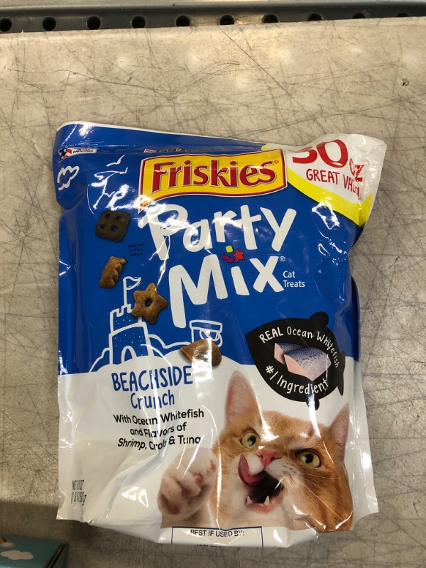 Photo 2 of 30oz Pouch Purina Friskies Party Mix Beachside Crunch Fish Adult Cat Treats, Best By Jan 2024
