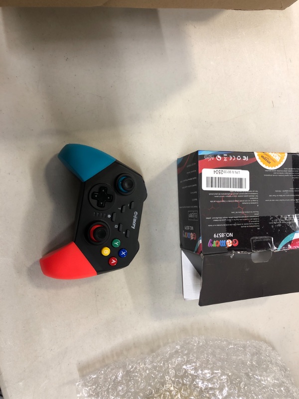 Photo 2 of 
Wireless Game Pro Controller for Switch