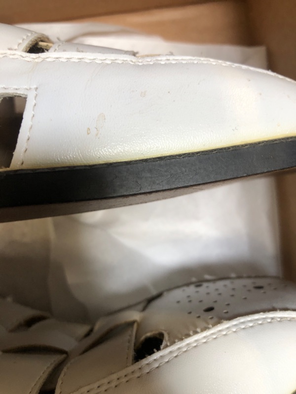 Photo 2 of ** USED ** (( SIZE 10.5 MENS)) STACEY ADDAMS WHITE SHOES 