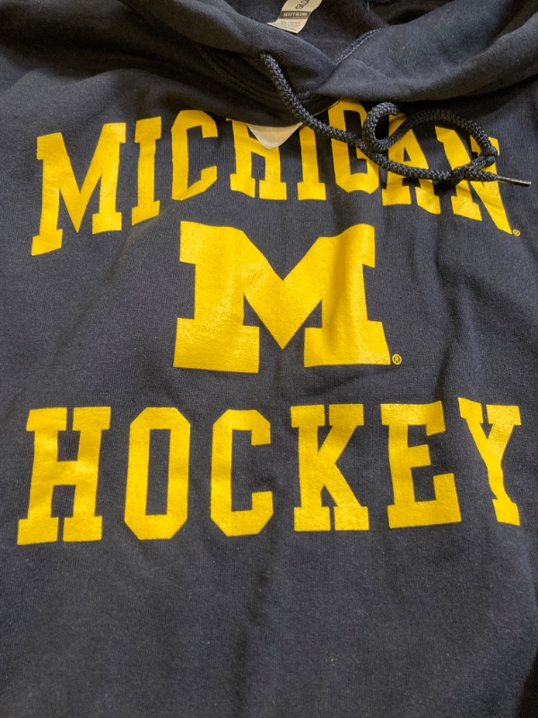 Photo 3 of GILDAN MENS HEAVY BLEND HOODIE SWEATER , MICHIGAN HOCKY IN NAVY BLUE & YELLOW , SIZE 2XL 