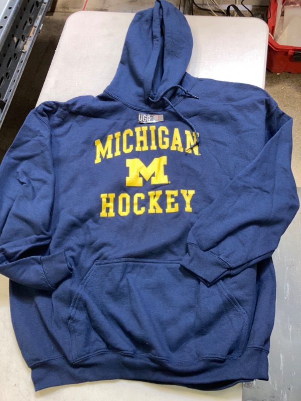 Photo 1 of GILDAN MENS HEAVY BLEND HOODIE SWEATER , MICHIGAN HOCKY IN NAVY BLUE & YELLOW , SIZE 2XL 