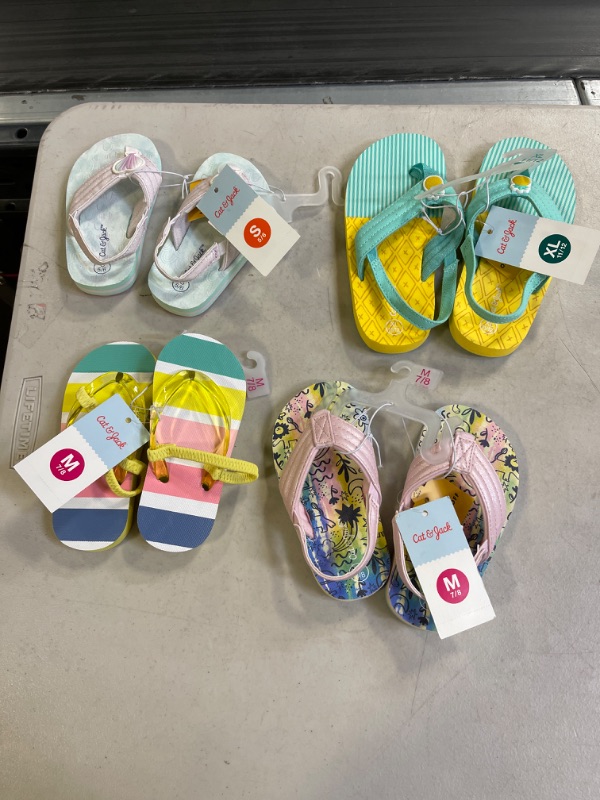 Photo 1 of Bundle- 4 Pair Girl's Slip-on Flip Flop Sandals - Cat & Jack 
Various Sizes 