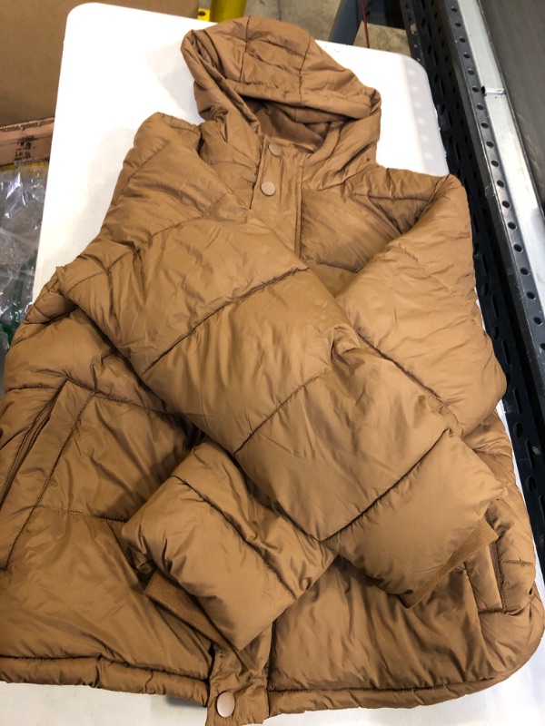 Photo 2 of Amazon Essentials Men's Heavyweight Hooded Puffer Coat X-Large Light Brown