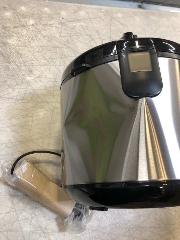 Photo 1 of Aroma Digital Rice Cooker and Food Steamer, Silver, 8 Cup ( BOX HAS MINOR DAMAGE ) 