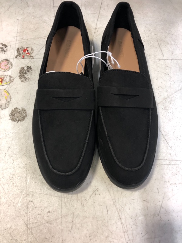 Photo 1 of WOMENS OLD NAVY BLACK DRESS SHOES
SIZE 10