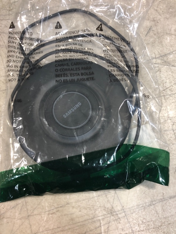 Photo 2 of SAMSUNG Wireless Charger Pad - Black (2019)