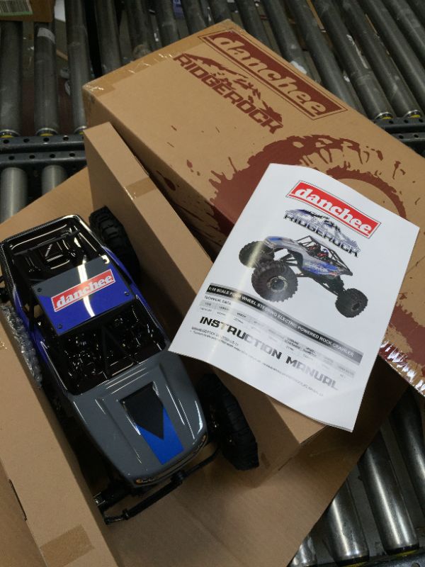 Photo 2 of DANCHEE RidgeRock - 4WD Electric Rock Crawler - 1/10 Scale - RTR , Blue