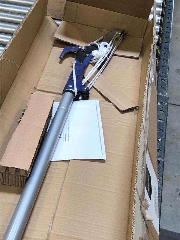 Photo 1 of Amazon Basics 9.5 Foot Extendable Tree Pruner Pole Saw
