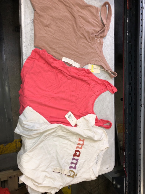 Photo 1 of 3 COUNT OF TARGET BRAND WOMEN'S T SHIRTS , LOUNGE SHIRTS , TANKE ETC , BROWN TANK SIZE XXL , OTHER 2 SHIRTS SIZE XL