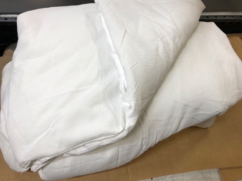 Photo 1 of 1 pc White Comforter Queen 