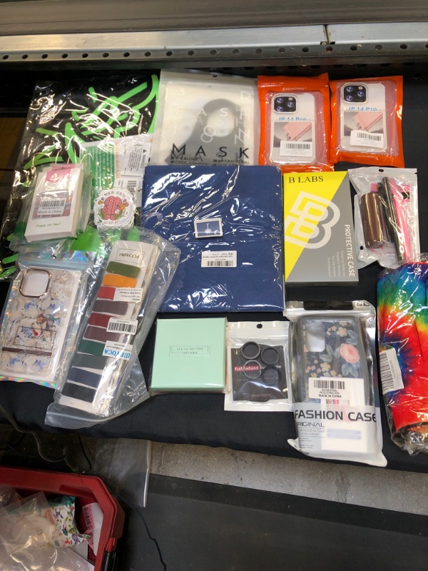 Photo 1 of 15 PCS MISC. ITEMS BAG LOT