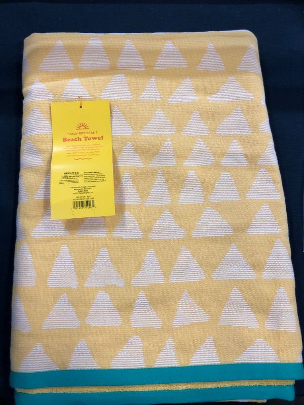 Photo 2 of XL Pineapple Core Sand Resistant Beach Towel Yellow - Sun Squad