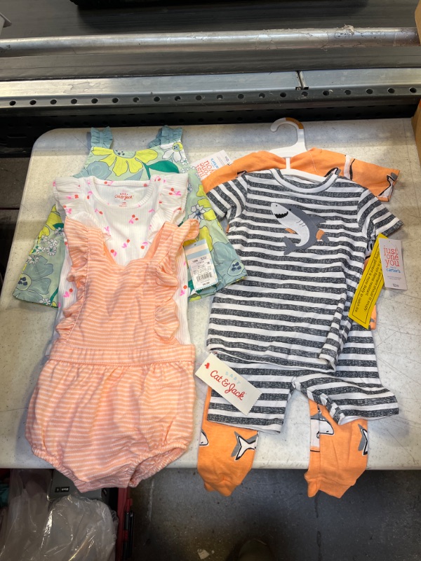 Photo 1 of 4 MISC BUNDLE OF BABY GIRL & BOY CLOTHES - SIZE : 12 MOS