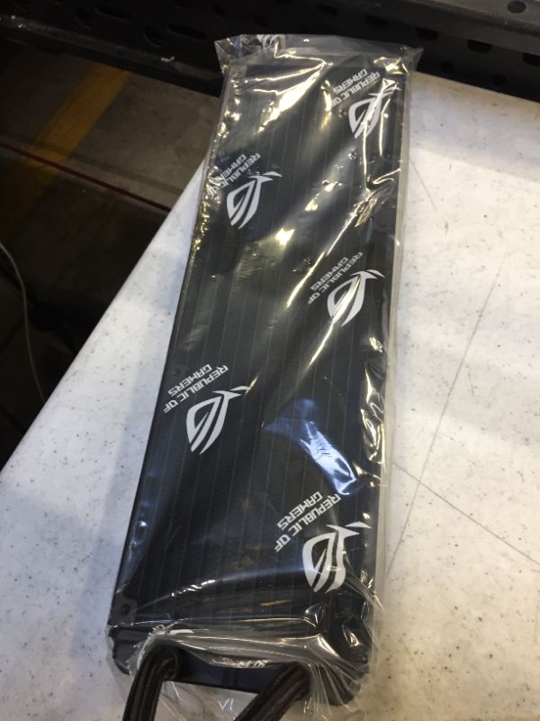 Photo 1 of ASUS ROG Strix LC II 360 All-in-one AIO Liquid CPU Cooler 360mm Radiator, Intel LGA1700, 115x/2066 and AMD AM4/TR4 Support,Triple 120mm 4-pin PWM Fans - SMALL DENTS ON RADIATOR - OPEN BOX -