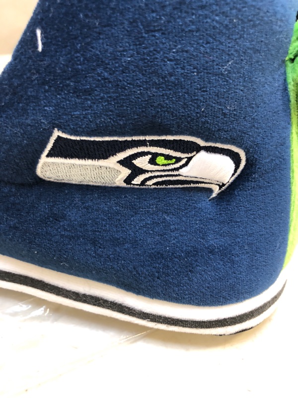 Photo 3 of FOREVER COLLECTIBLES MEN'S SEATTLE SEAHAWKS FOOTBALL HOUSE SLIPPER , SIZE 13-14 