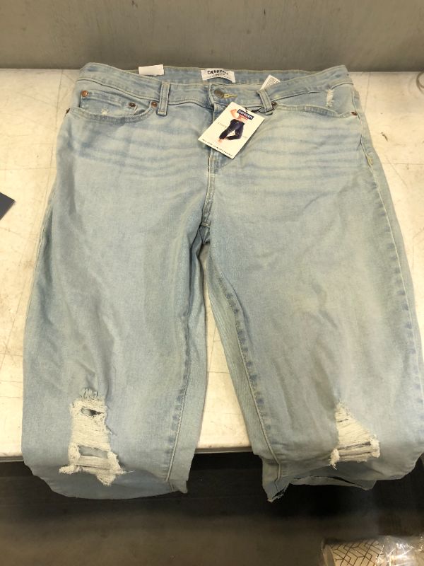 Photo 2 of DENIZEN® from Levi's® Women's Mid-Rise Slim Cropped Boyfriend Jeans - SIZE 16 
