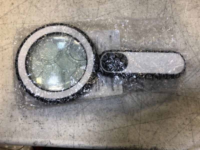 Photo 1 of LED magnifier 