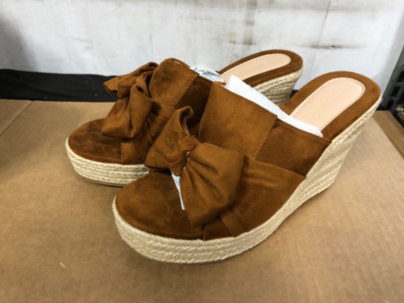Photo 1 of 8.5 Sandals 